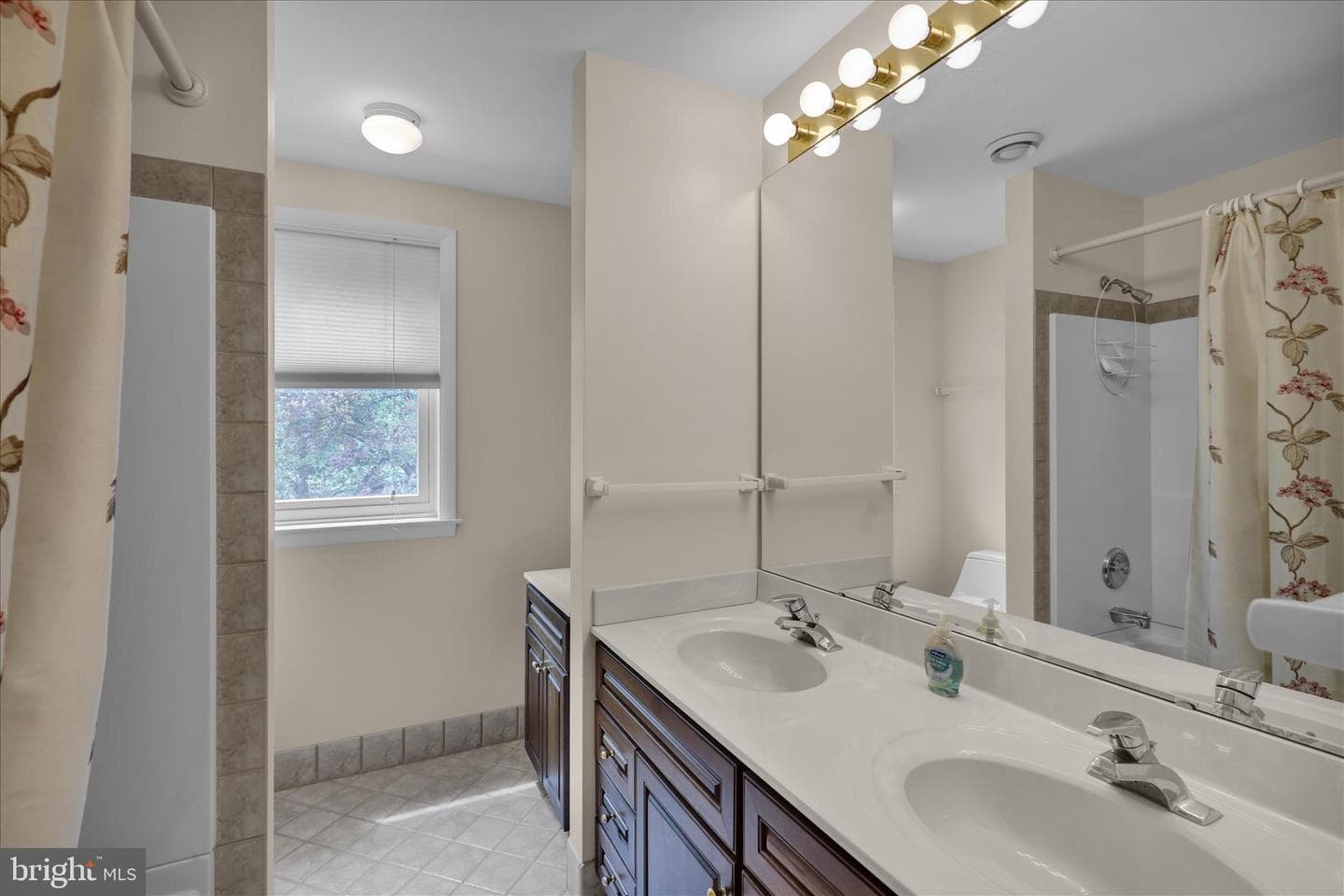 1818 Squire Court photo 20