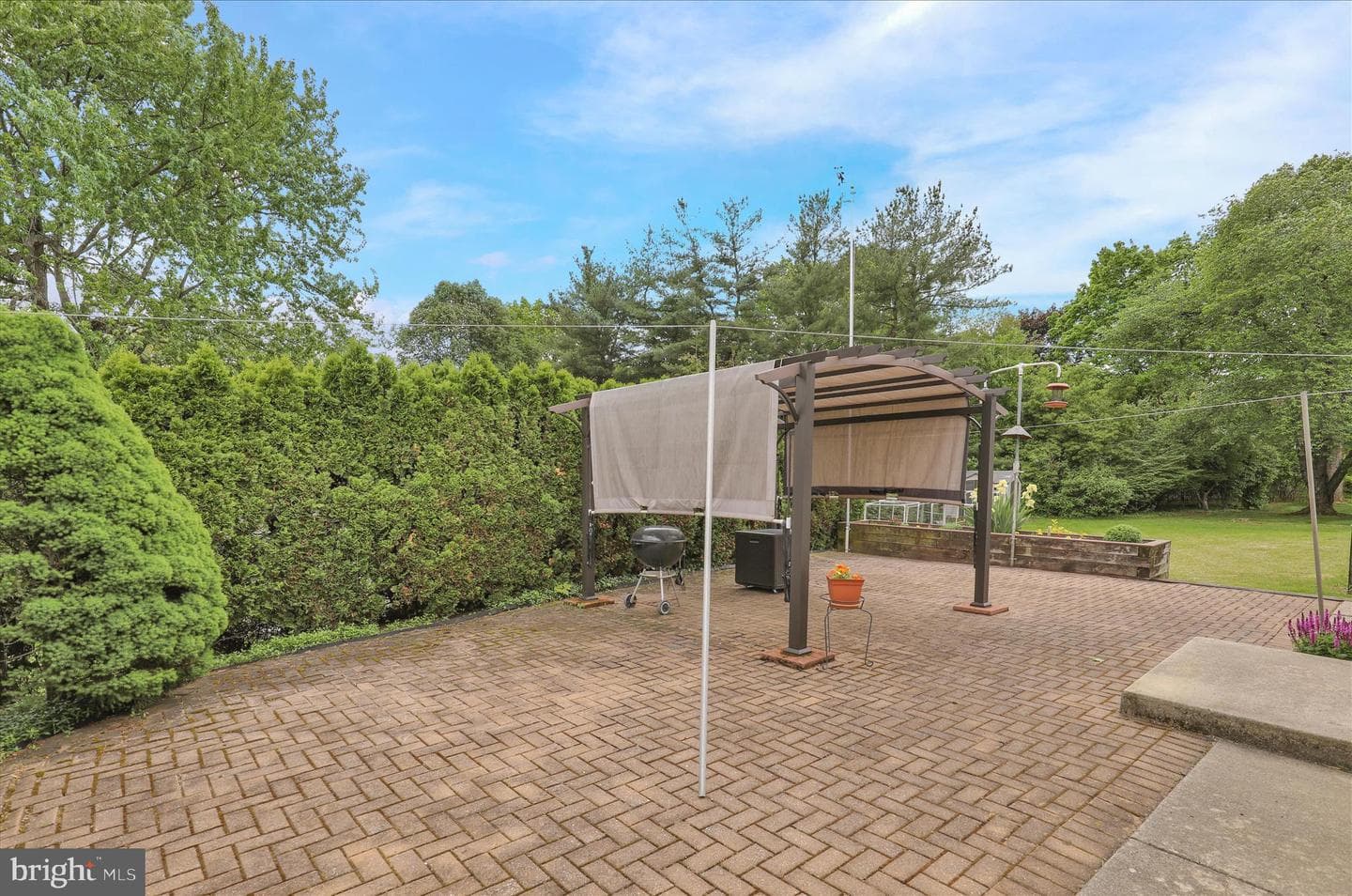 1818 Squire Court photo 34
