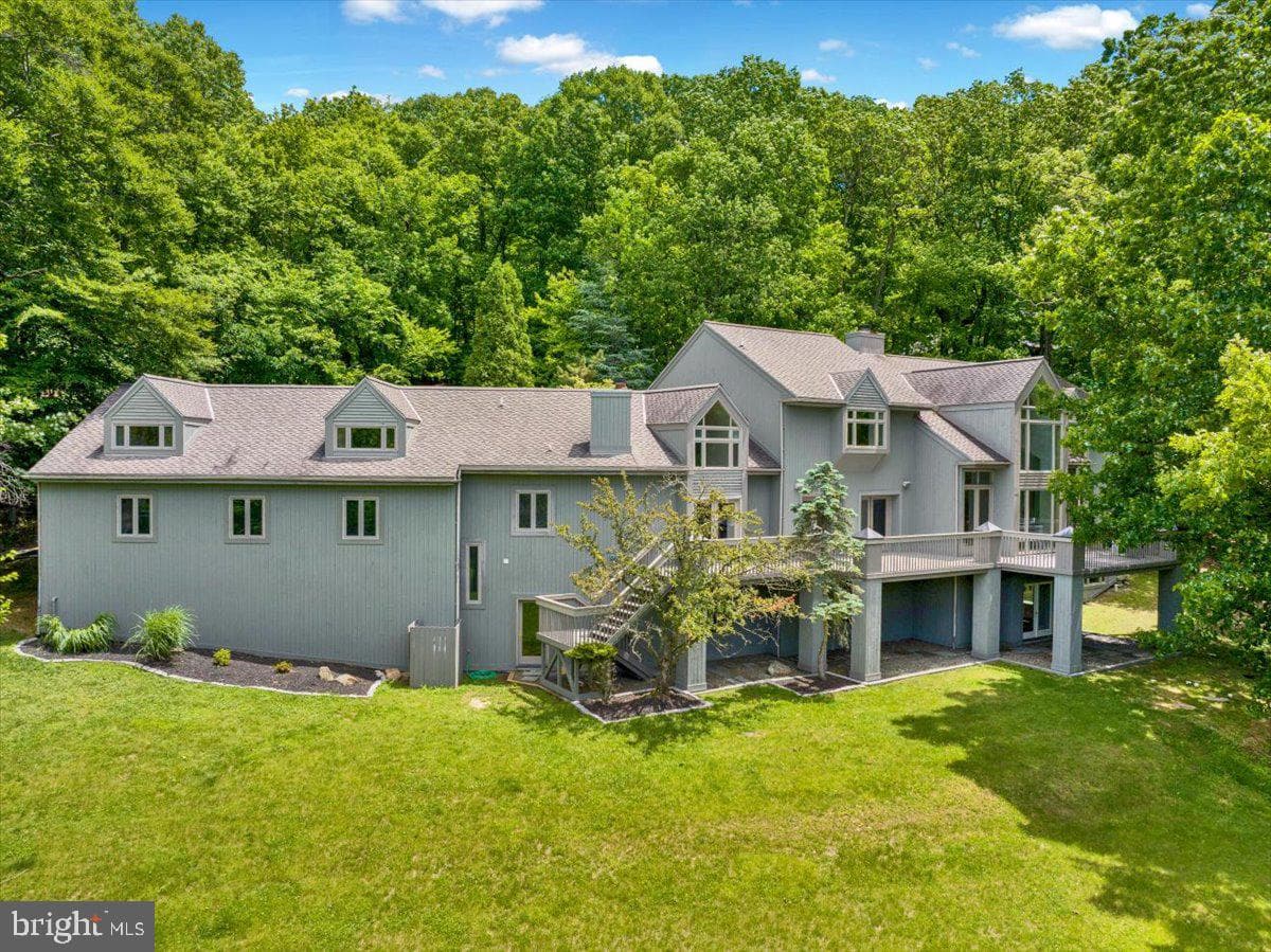8 Wyndham Hill Drive, Reading