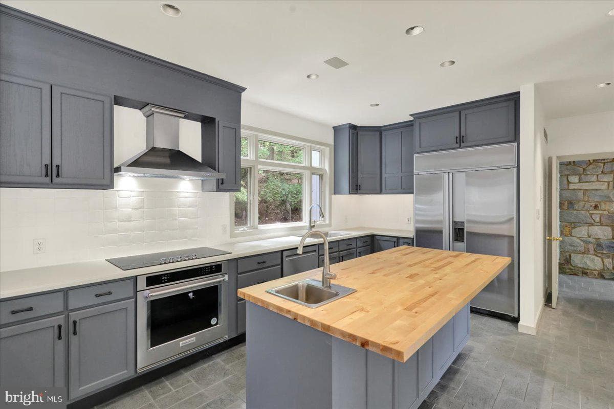 8 Wyndham Hill Drive photo 23