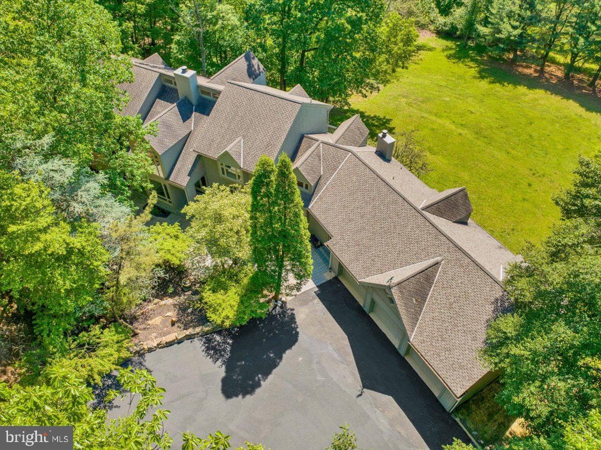 8 Wyndham Hill Drive photo 4