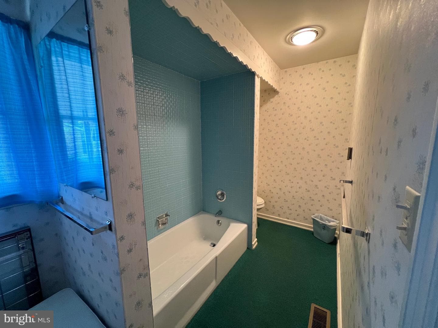 540 Lyman Avenue photo 25