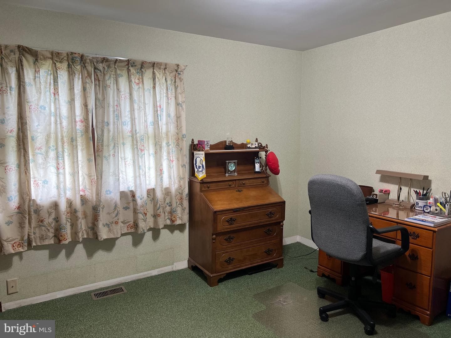 540 Lyman Avenue photo 29