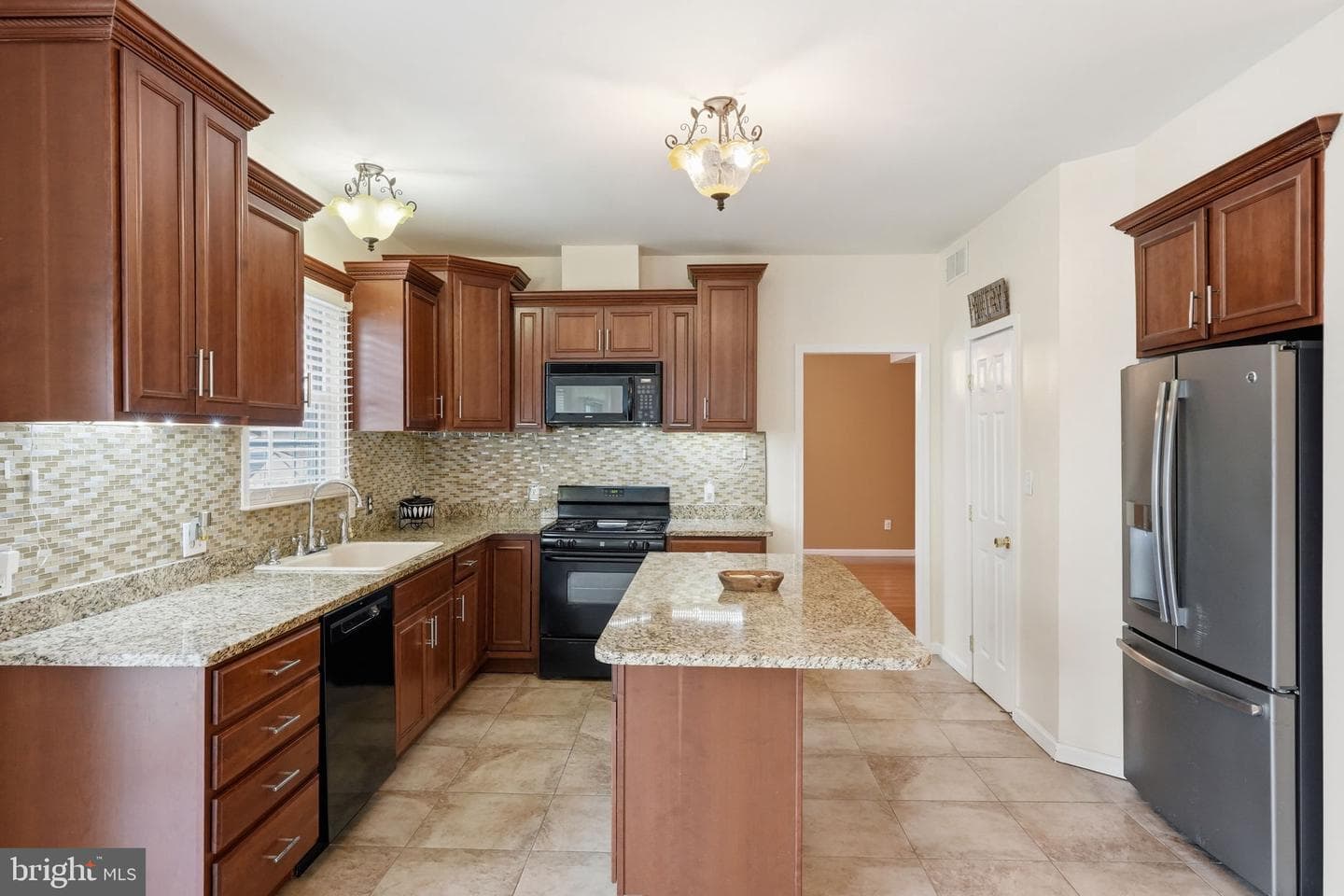 605 Georgia Avenue photo 16
