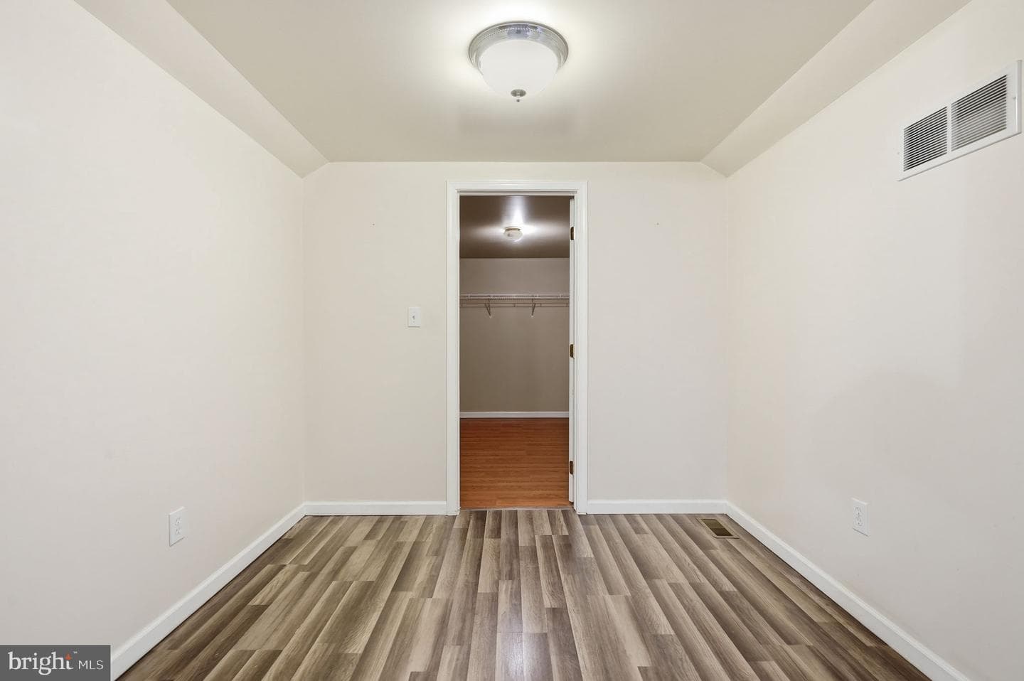 605 Georgia Avenue photo 28