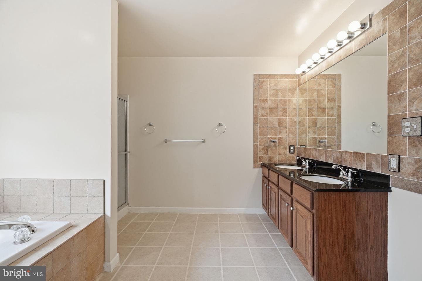 605 Georgia Avenue photo 31