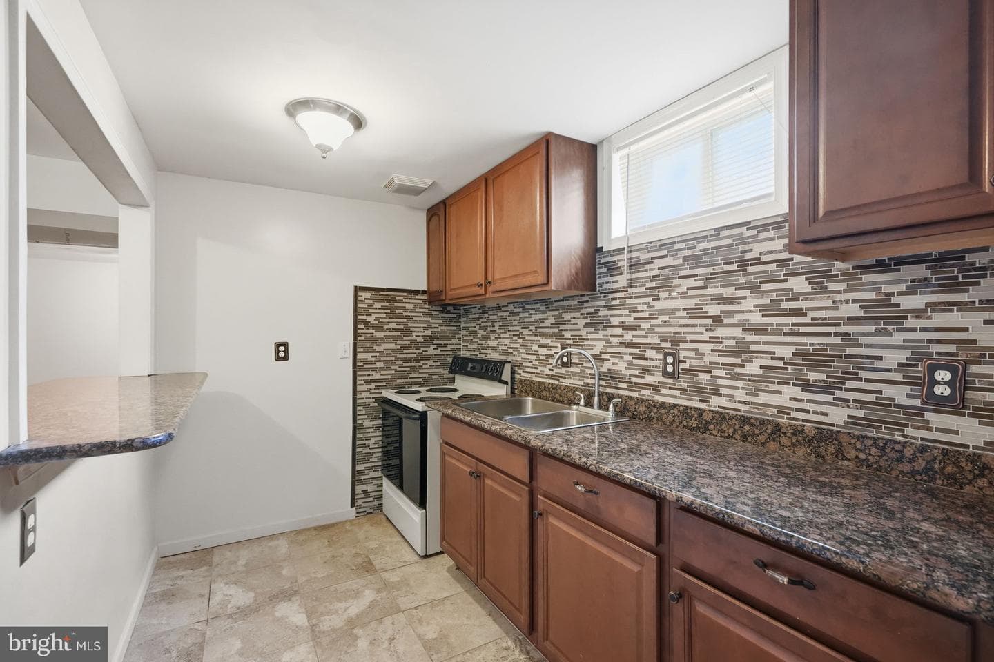 605 Georgia Avenue photo 45