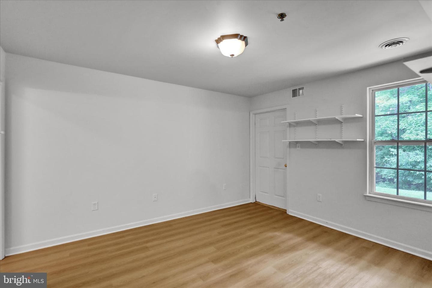 124 Christine Drive photo 13
