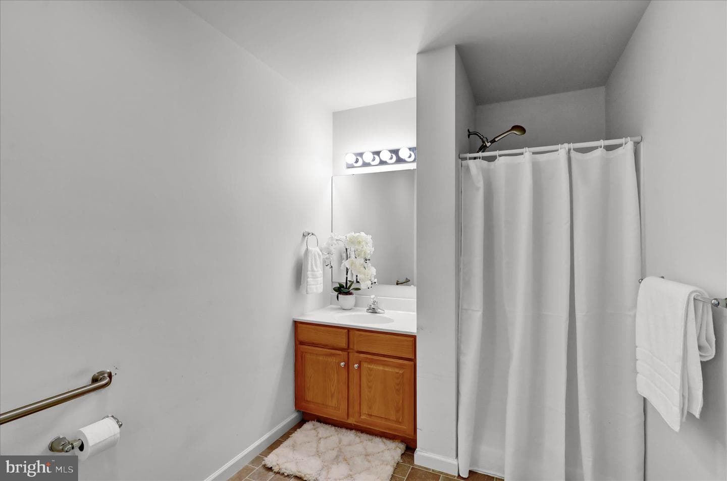 124 Christine Drive photo 16