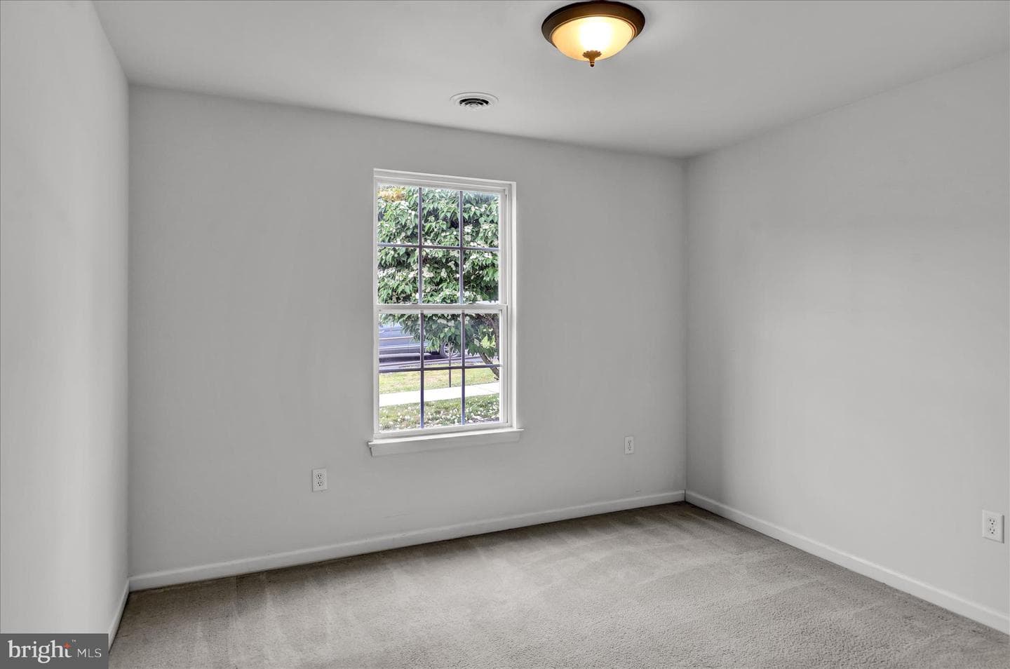 124 Christine Drive photo 20