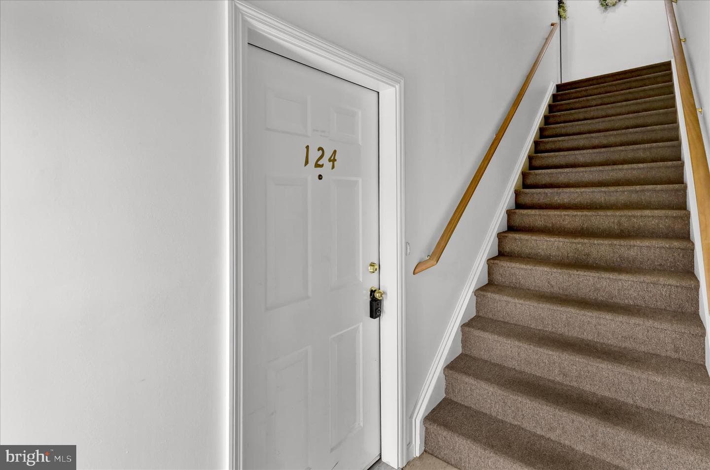 124 Christine Drive photo 4
