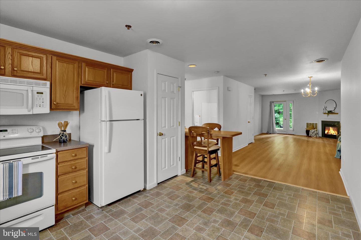 124 Christine Drive photo 5