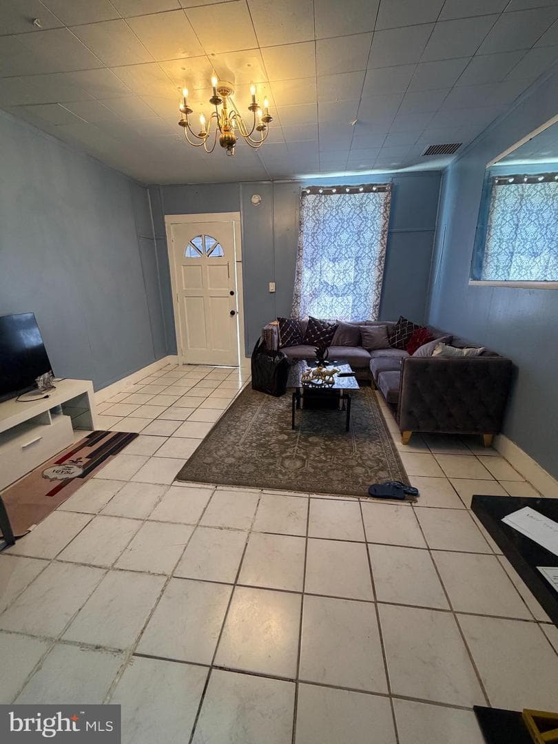 324 Spring Garden Street photo 4