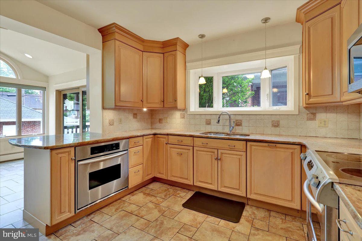 1506 Dauphin Avenue photo 13