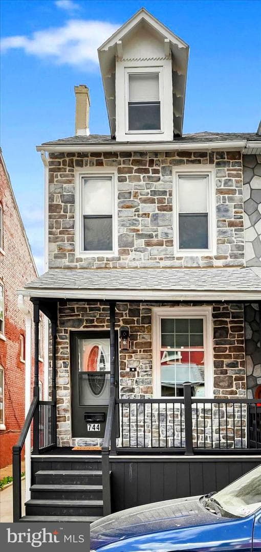 744 Pear Street photo 2