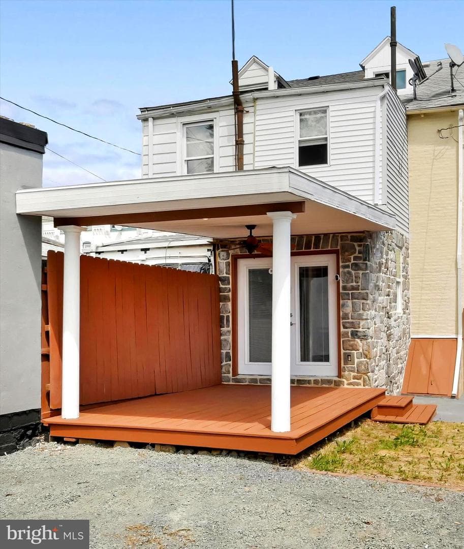 744 Pear Street photo 28