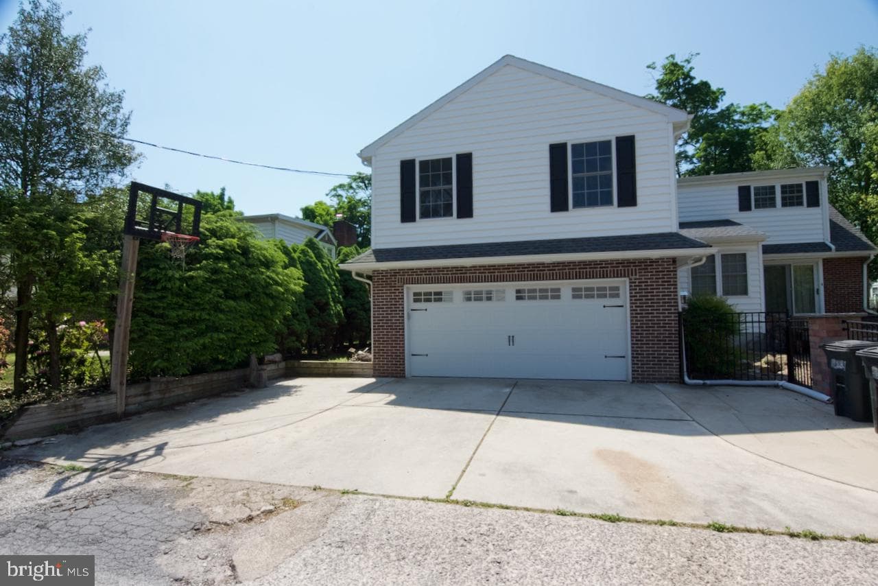 1337 Girard Avenue photo 11
