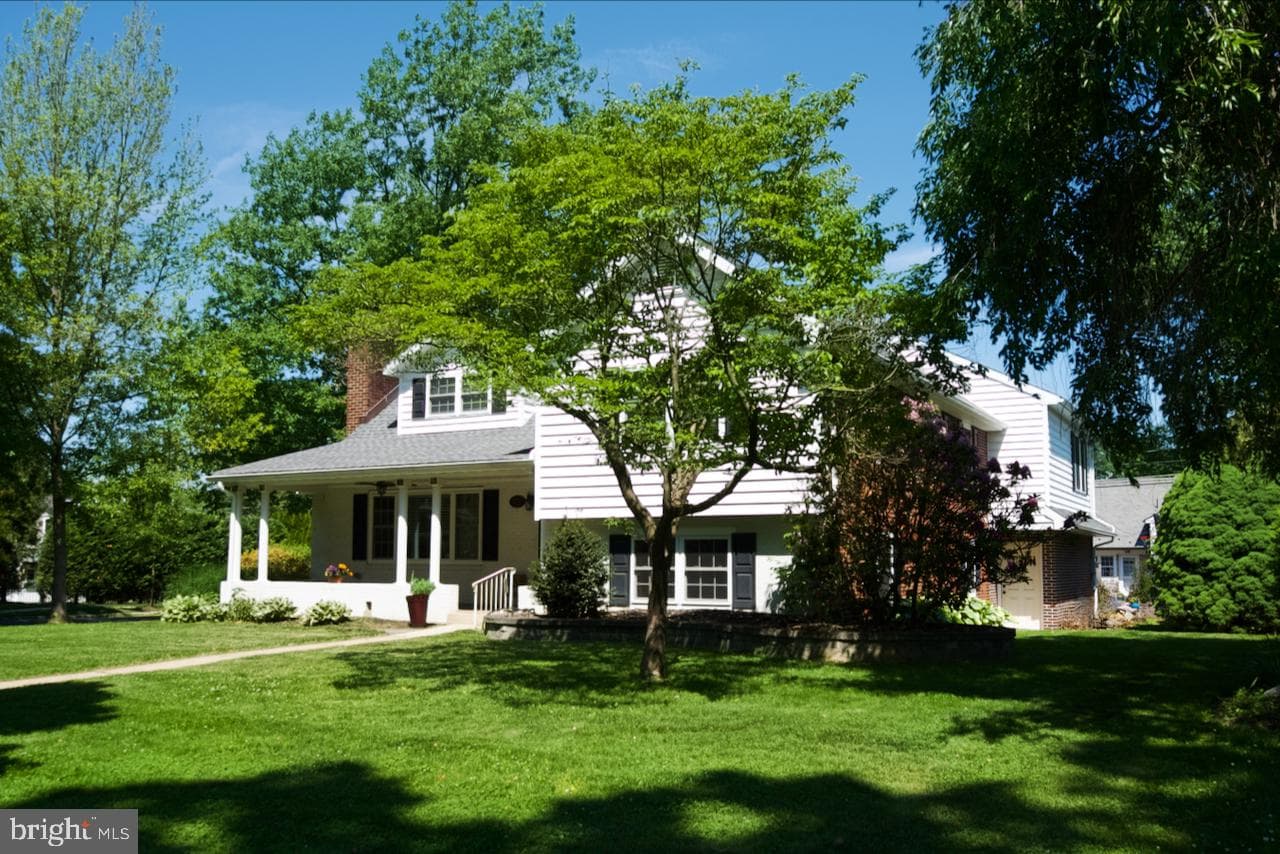1337 Girard Avenue photo 4
