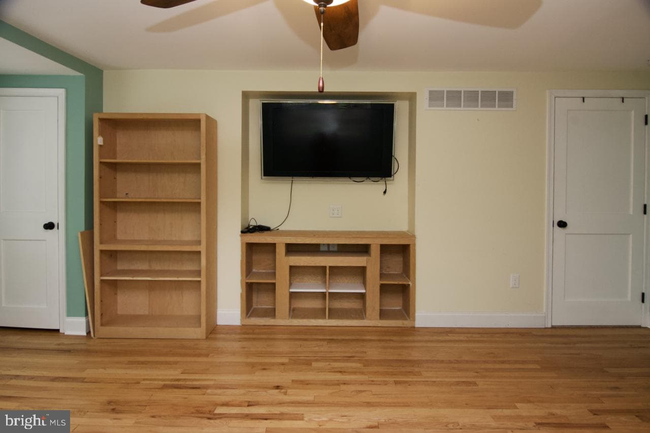 1337 Girard Avenue photo 45