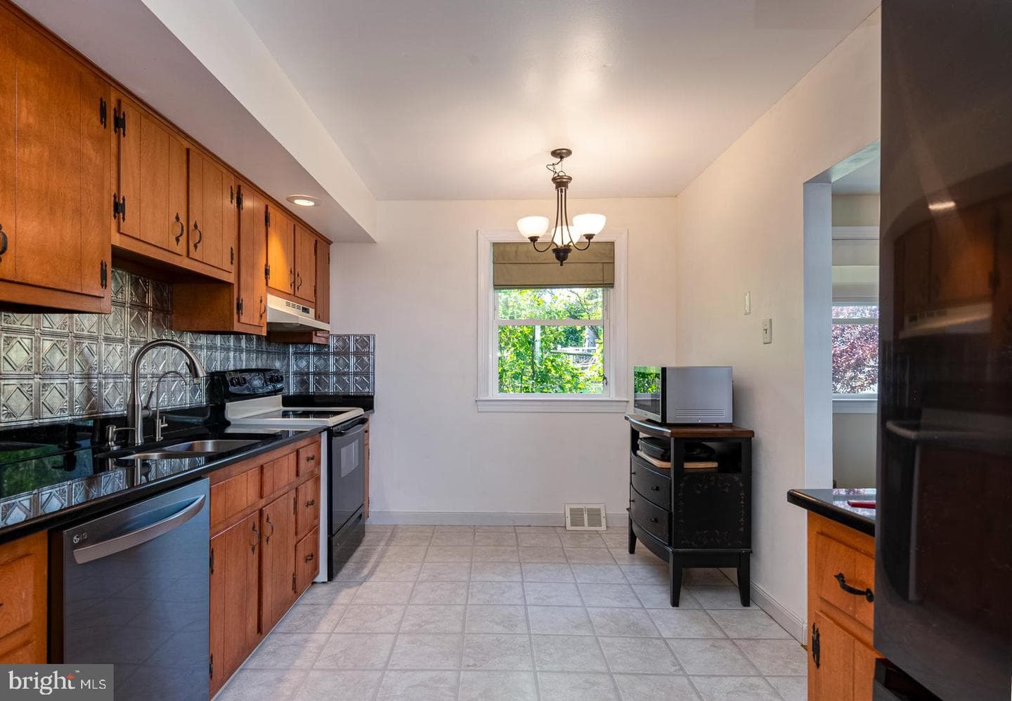 450 Silver Brook Drive photo 9
