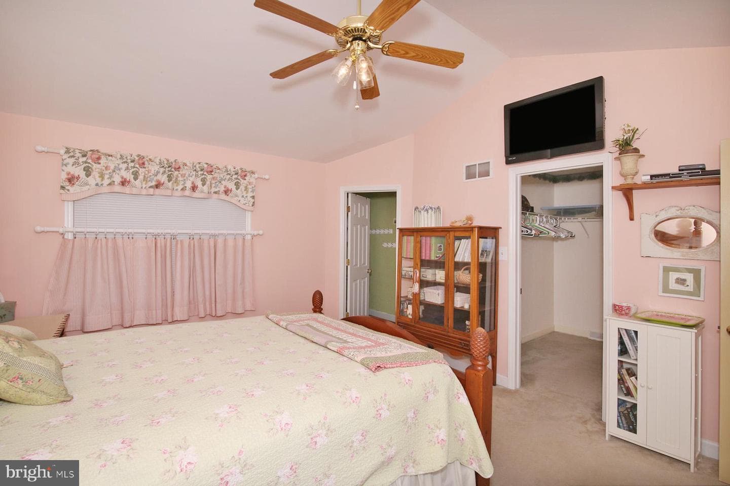 411 Omicron Place photo 36