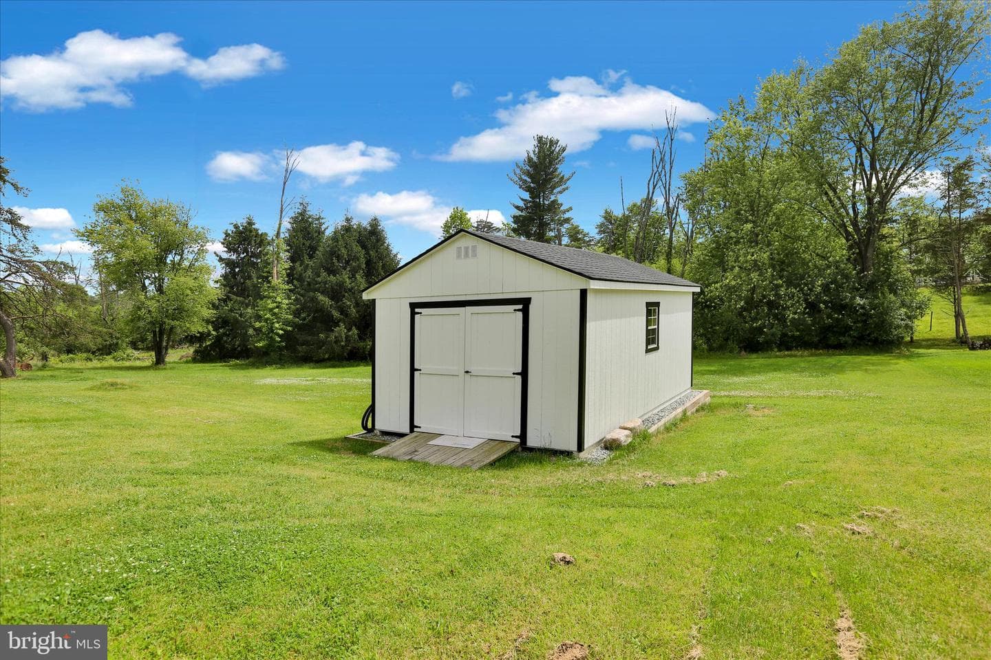 88 Spruce Avenue photo 4