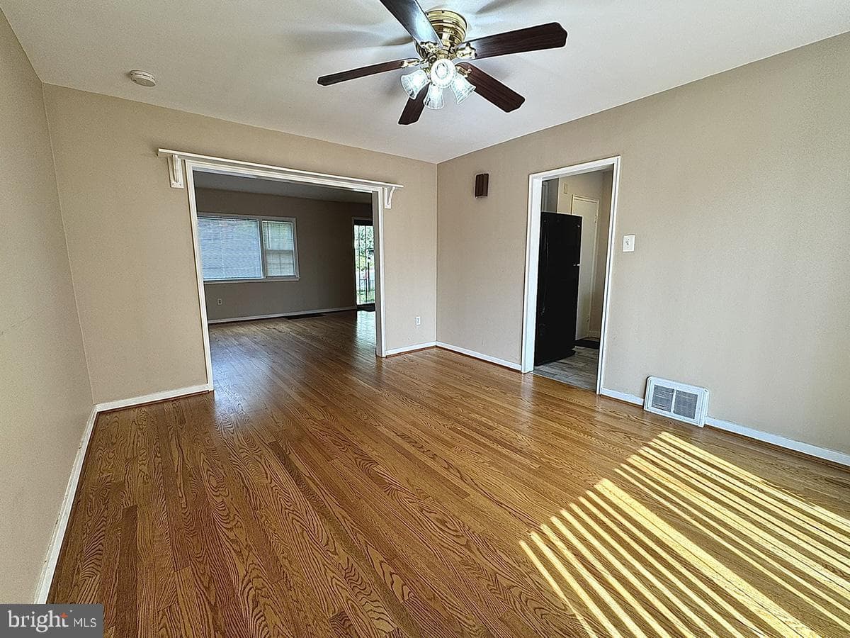 323 Linden Lane photo 11