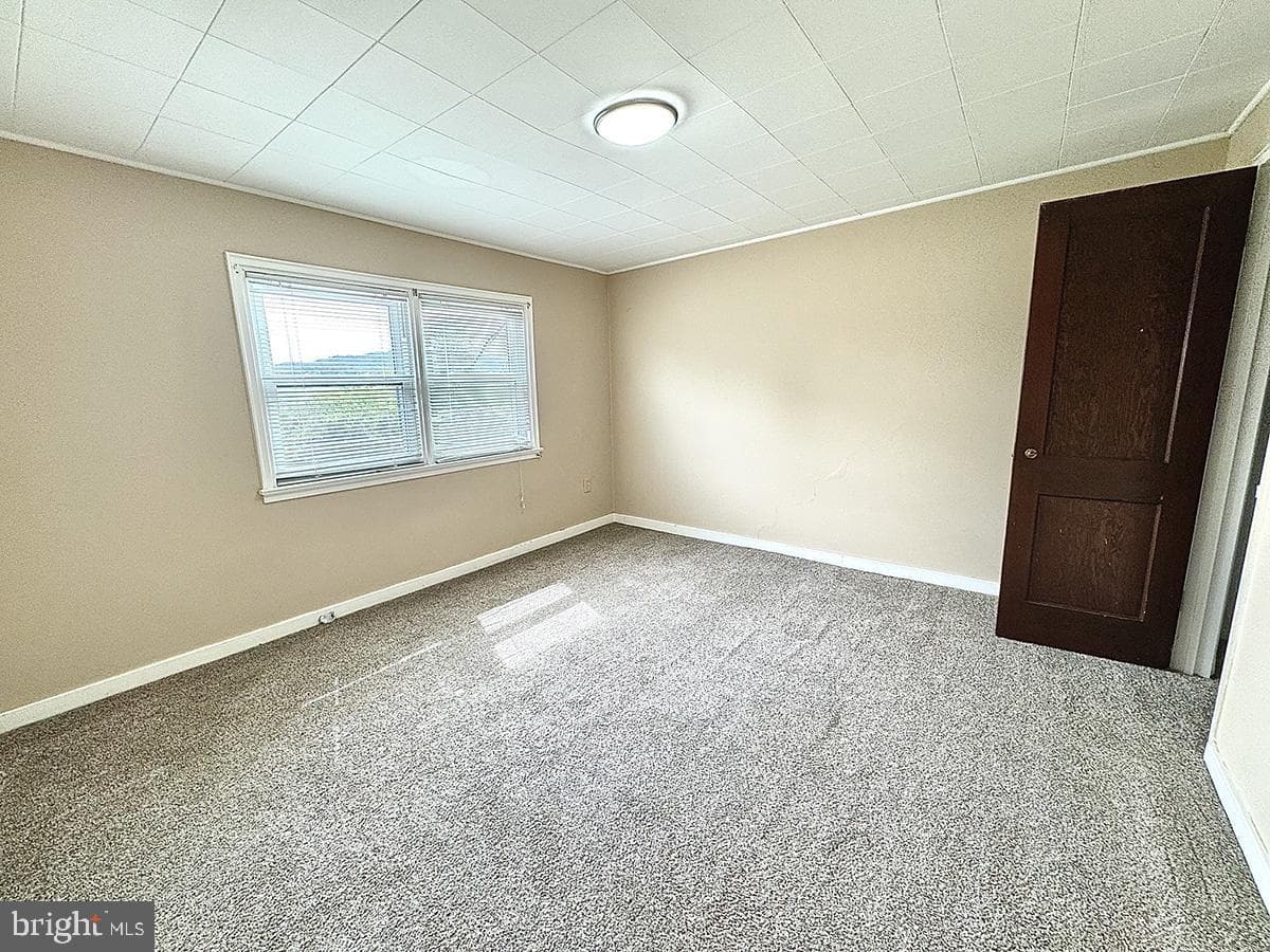 323 Linden Lane photo 20