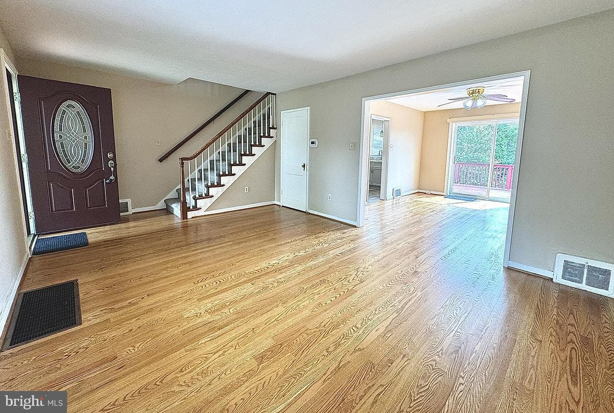 323 Linden Lane photo 8