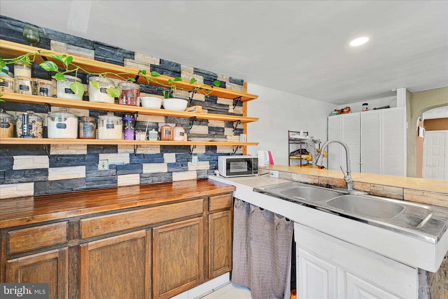 138 S 11th Street photo 14