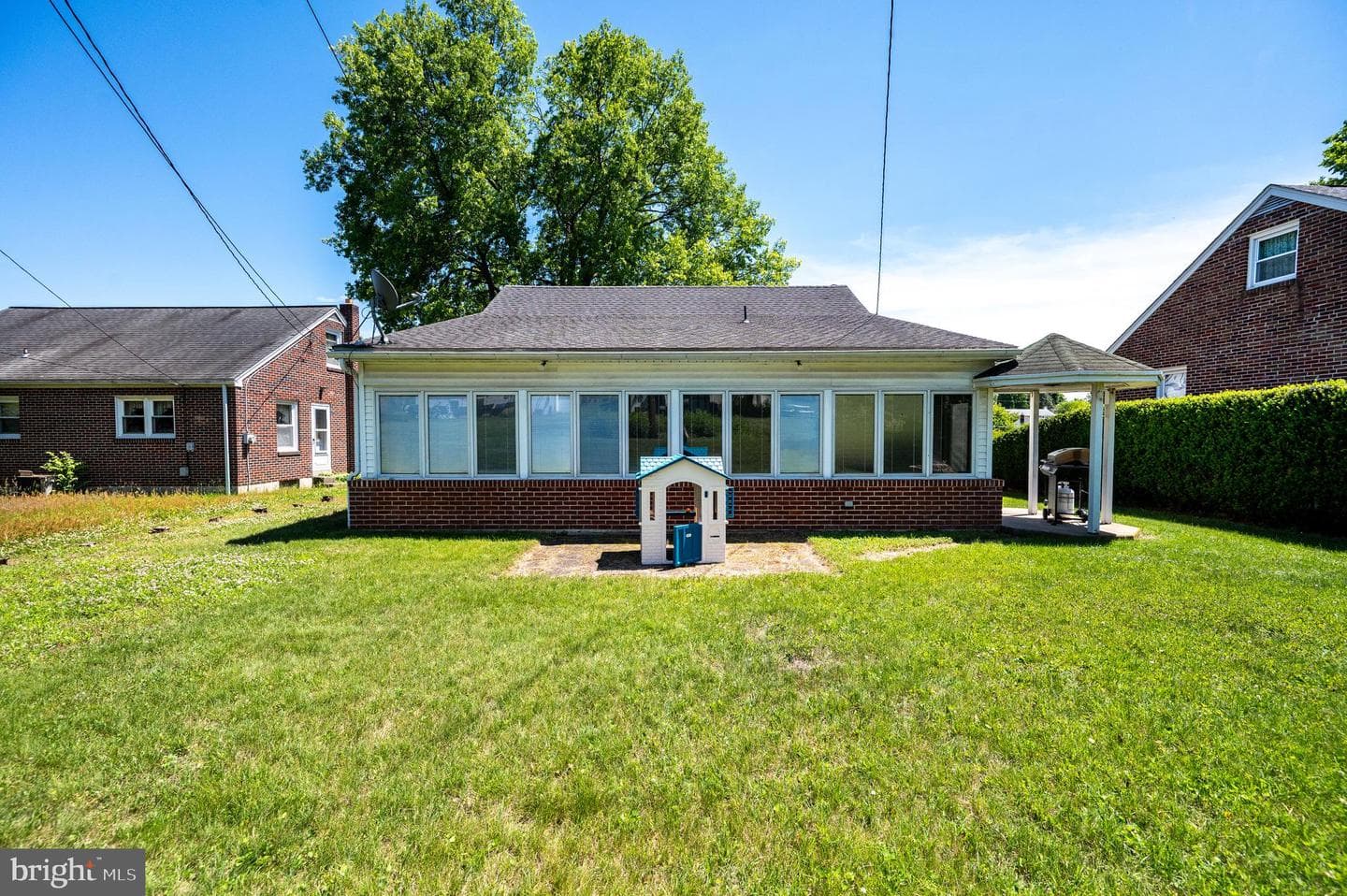 1941 Garfield Avenue photo 8