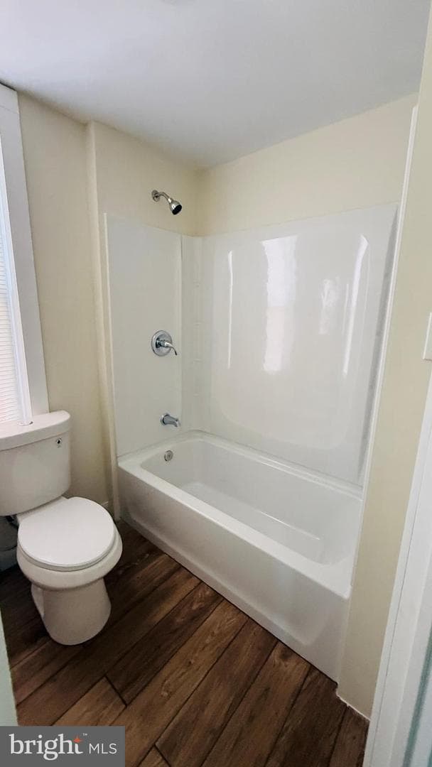 342 W 2nd Street photo 17