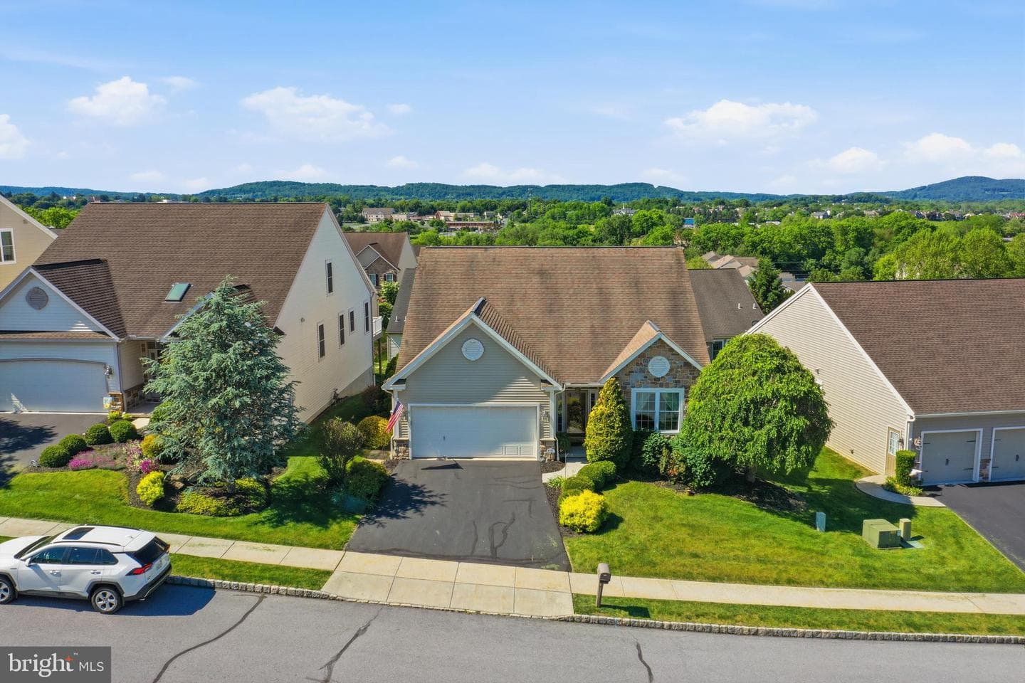 412 Westbury Drive photo 31