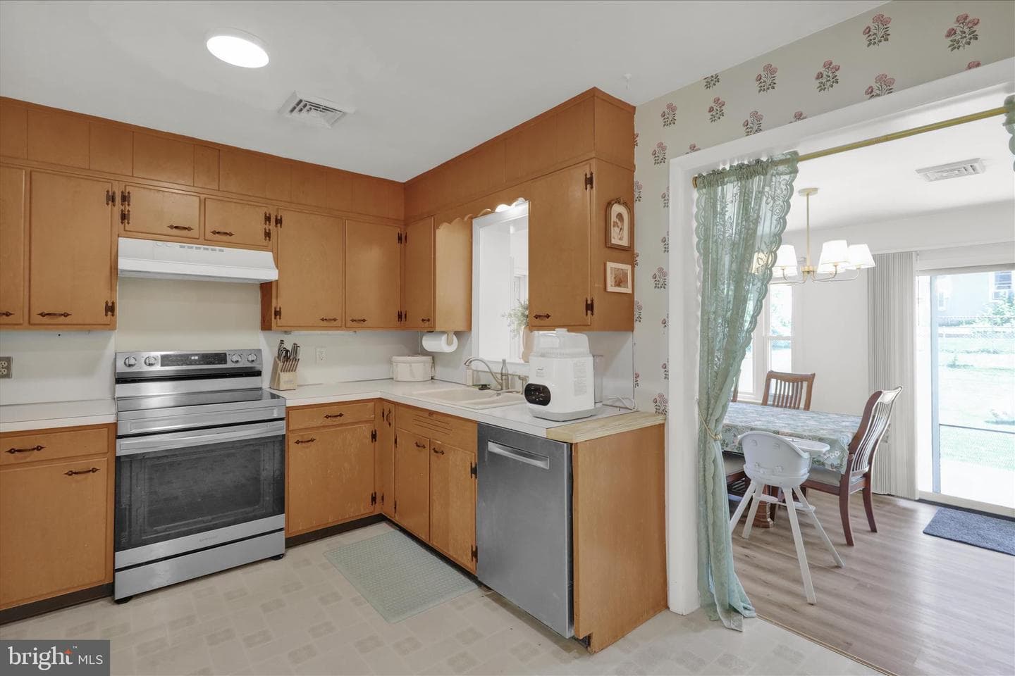 3427 Gray Street photo 9