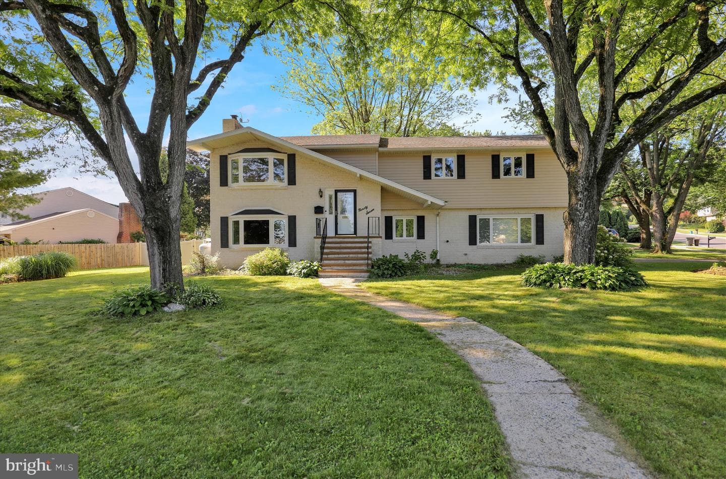 97 Wellington Boulevard photo 29
