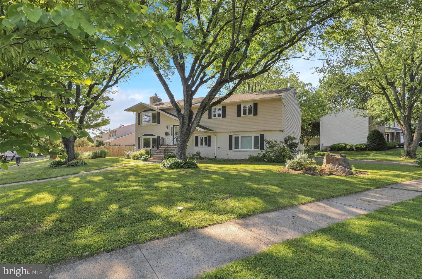 97 Wellington Boulevard photo 30
