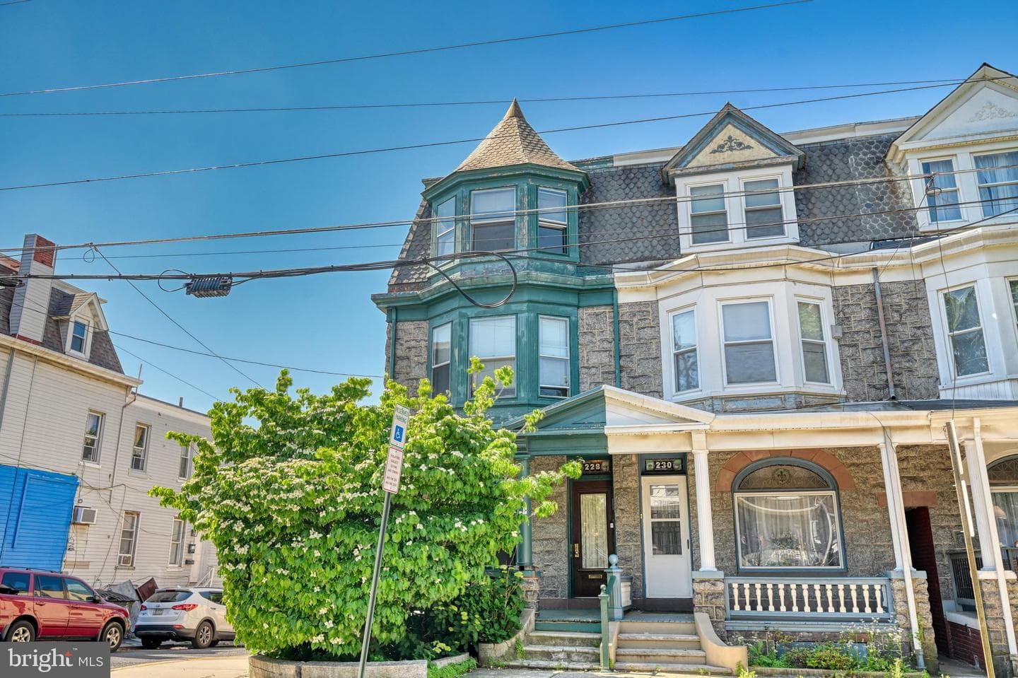 228 W Douglass Street