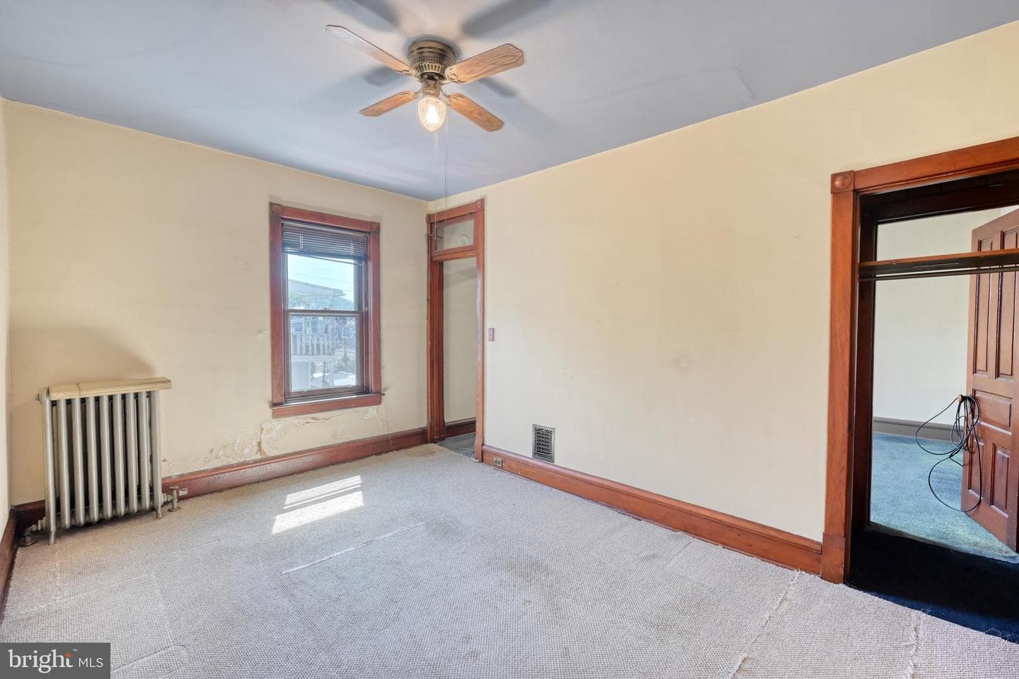 228 W Douglass Street photo 24