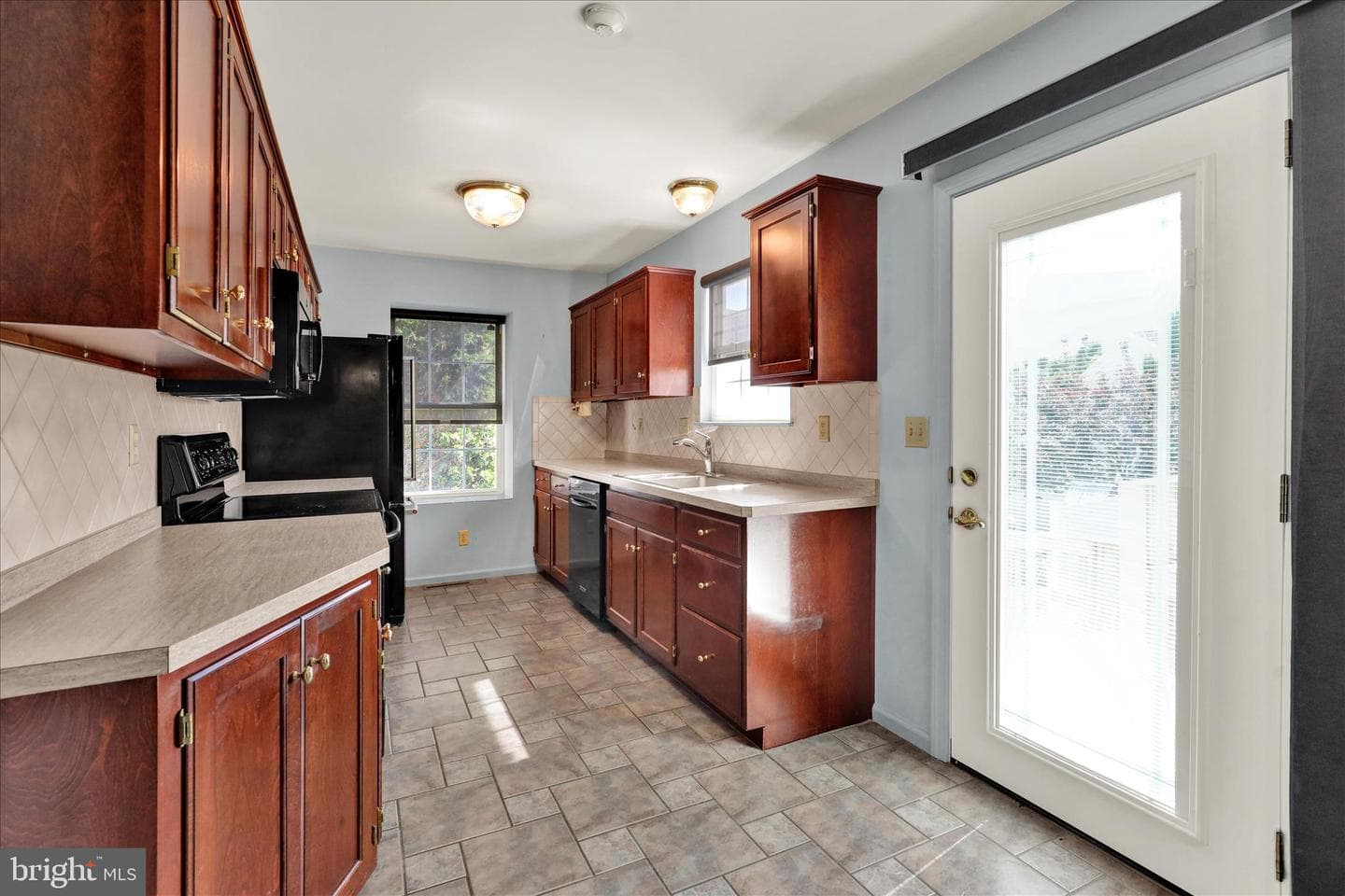 1032 Amity Circle photo 16