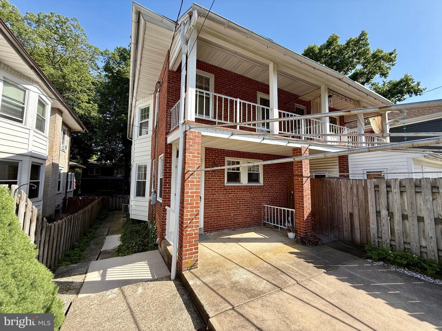 1557 Dauphin Av photo 30