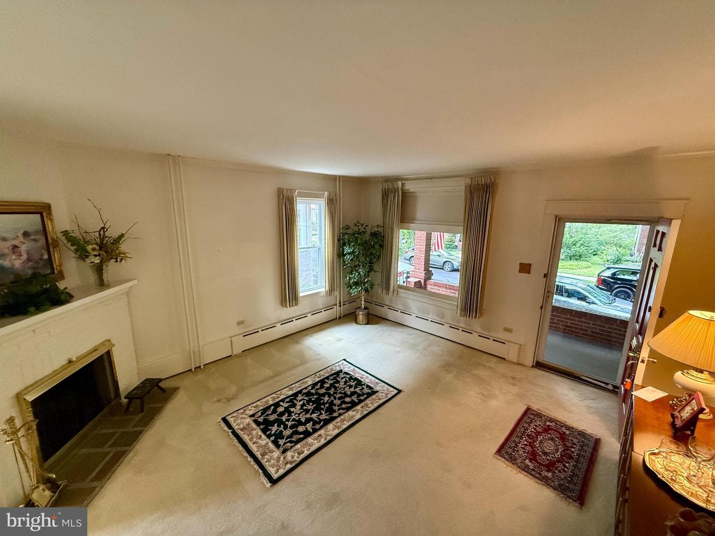 1557 Dauphin Av photo 7