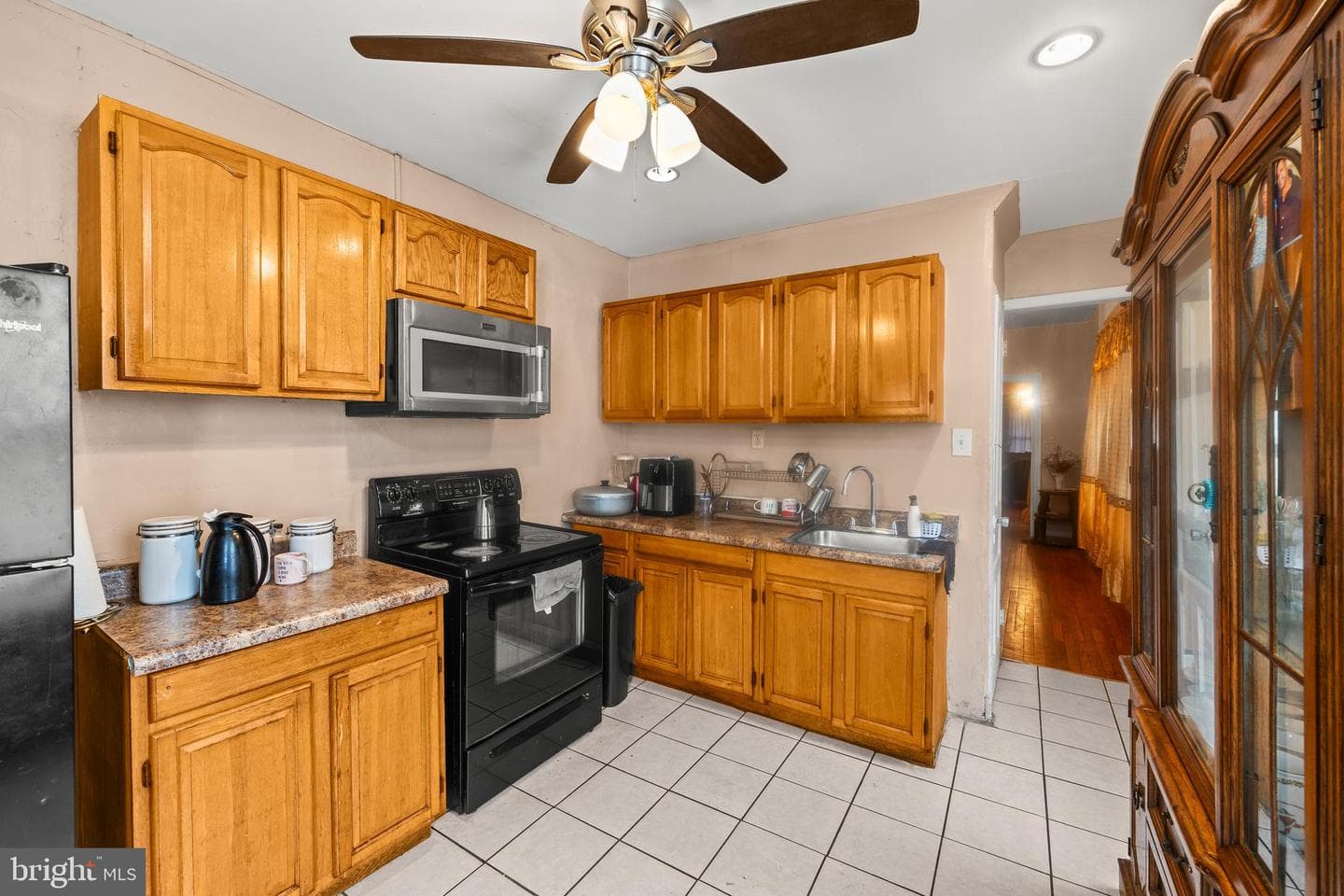 221 W Oley Street photo 10