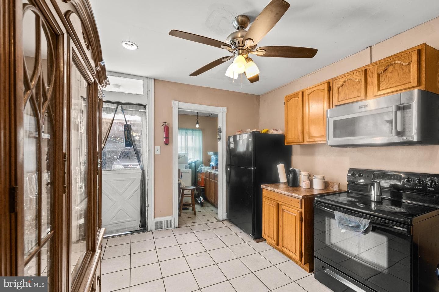 221 W Oley Street photo 8