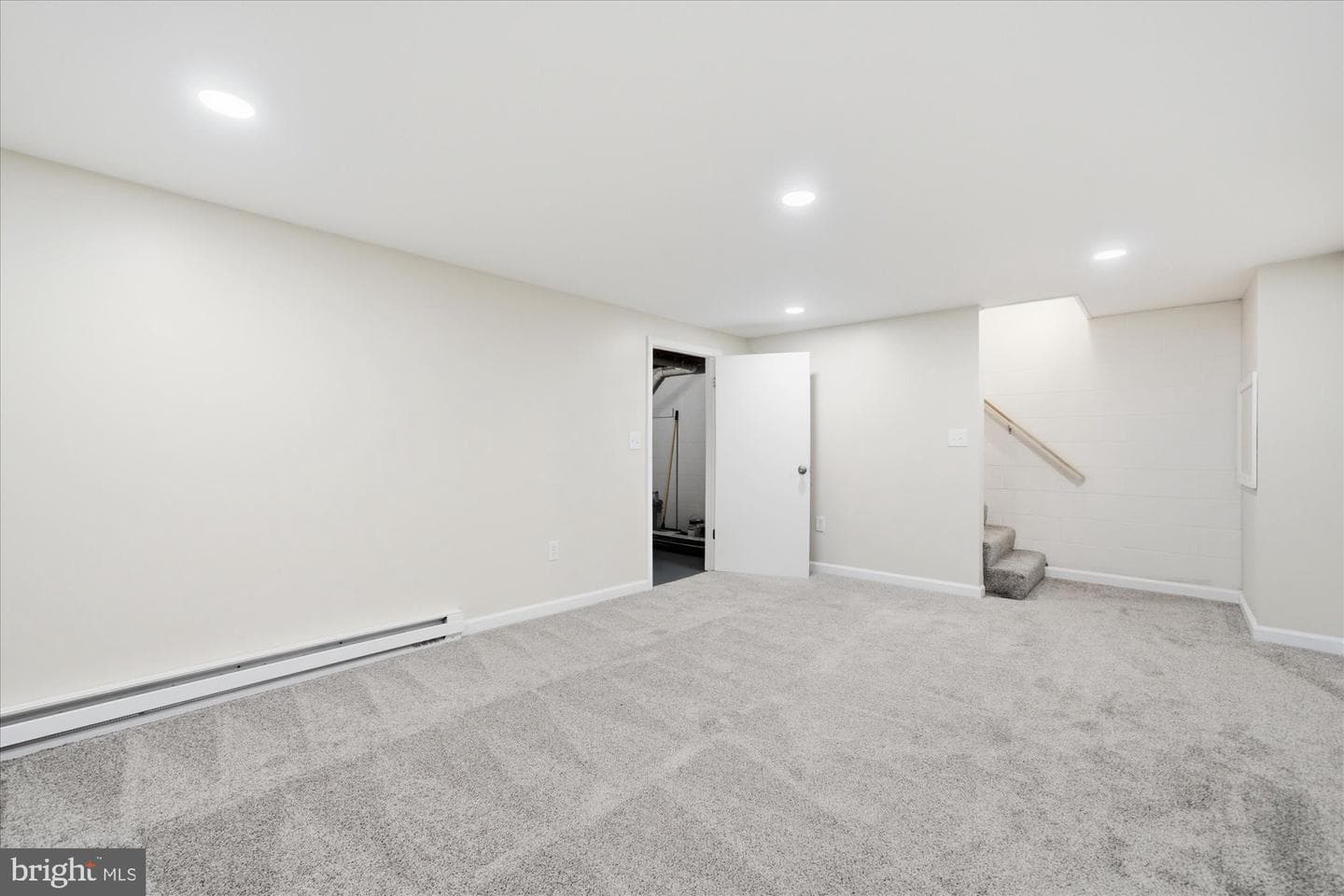 121 Pennbrook Av photo 32