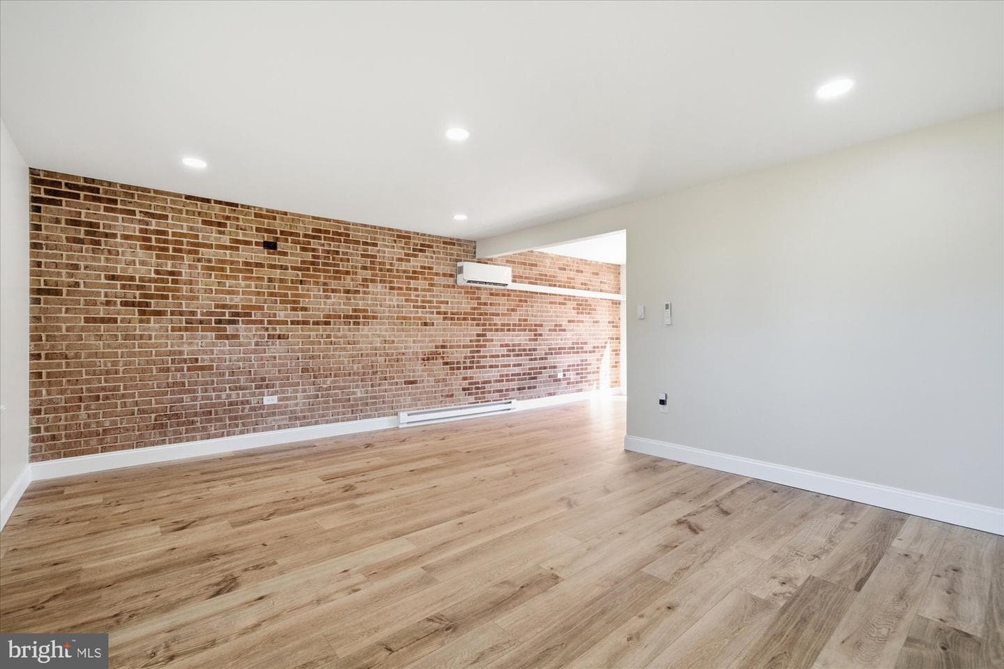 121 Pennbrook Av photo 6
