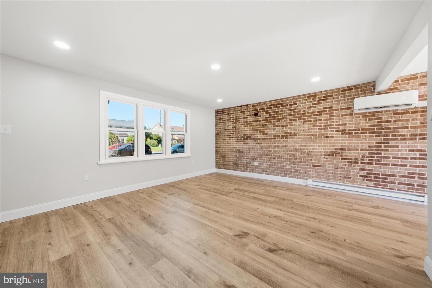 121 Pennbrook Av photo 7