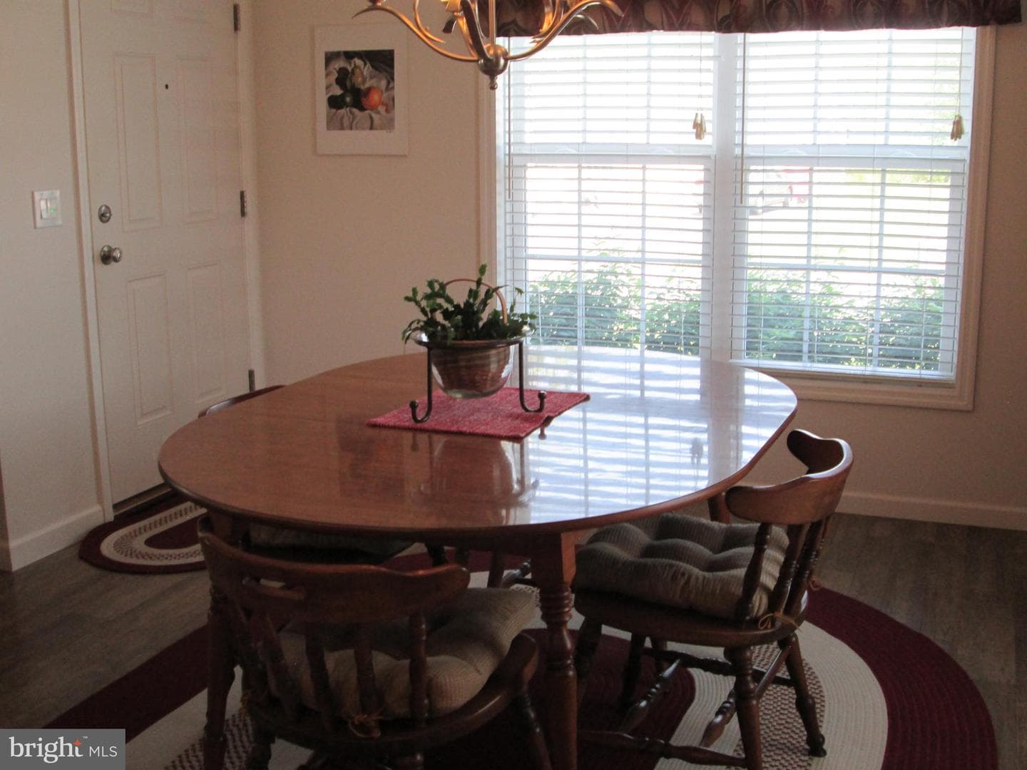 22 Finch Drive N photo 11