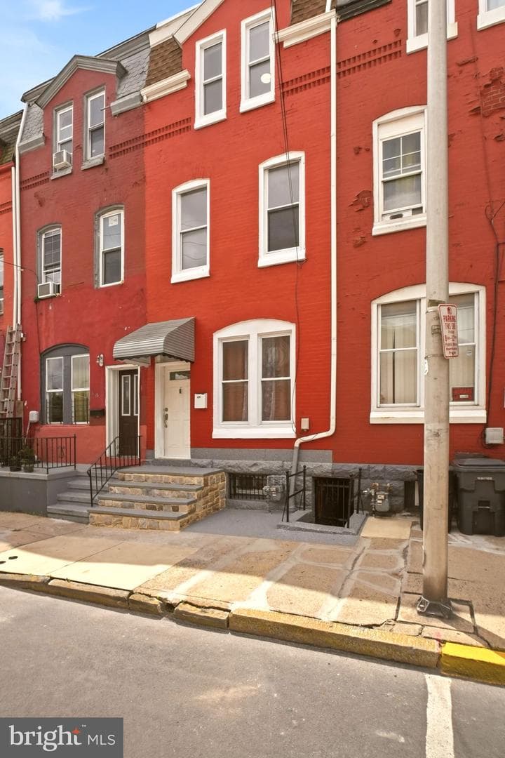 616 Elm Street photo 4