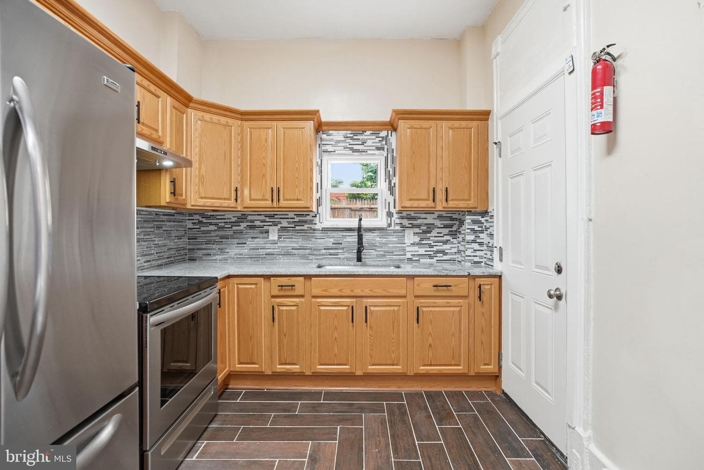 616 Elm Street photo 42