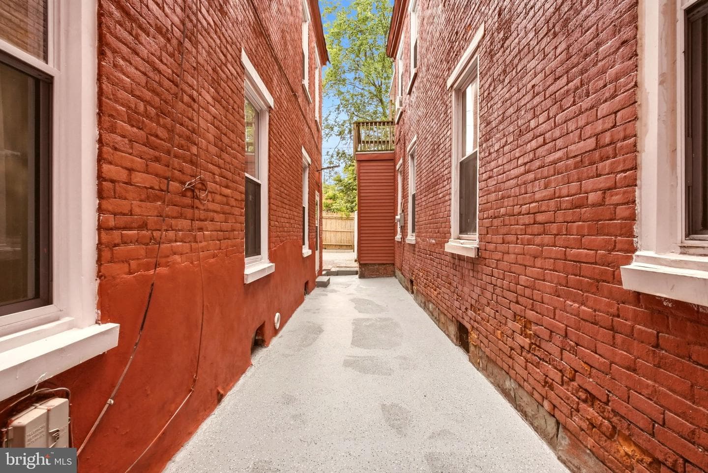 616 Elm Street photo 47